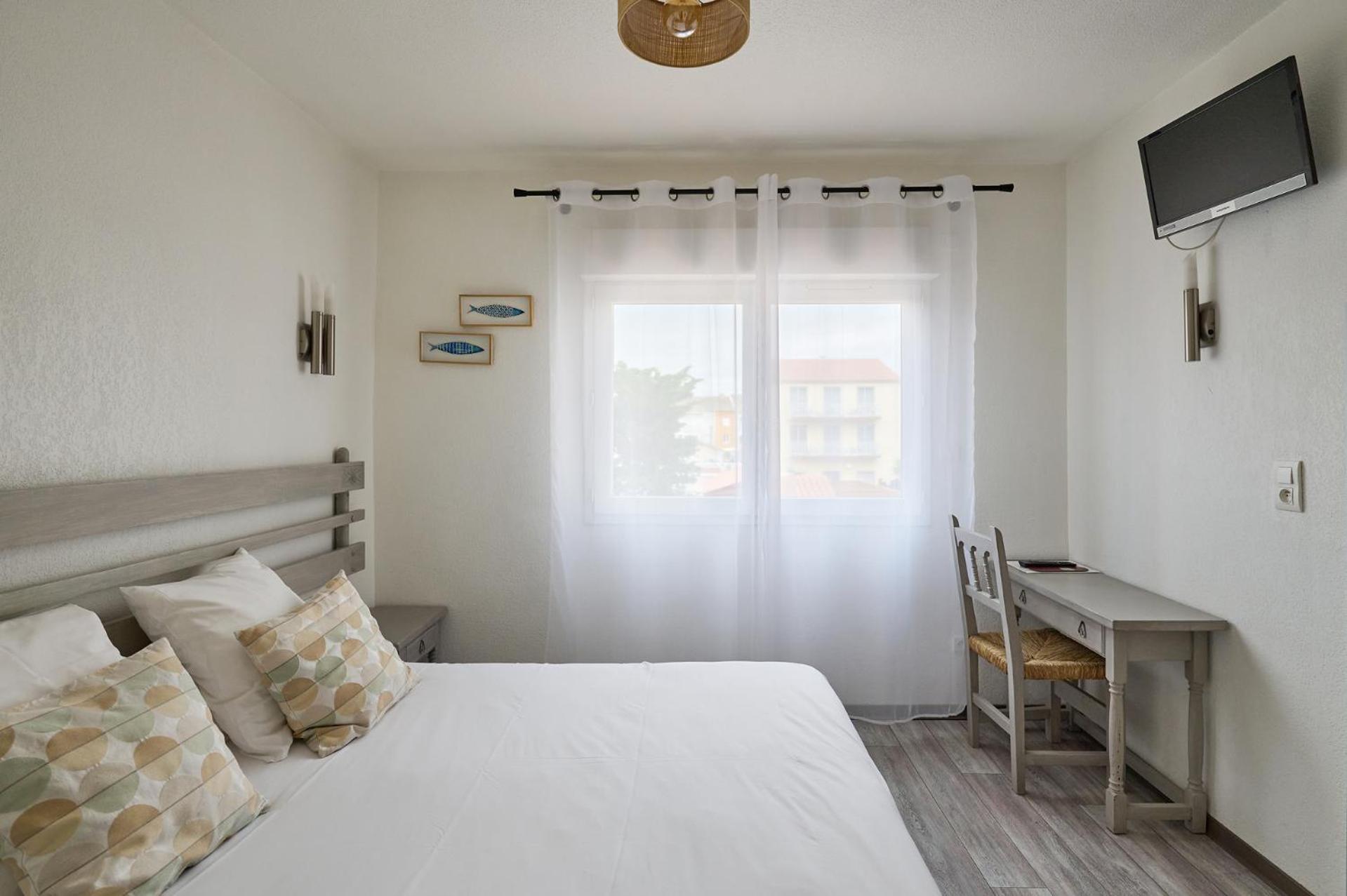 Hotel Les Mimosas Argeles-sur-Mer Exterior photo